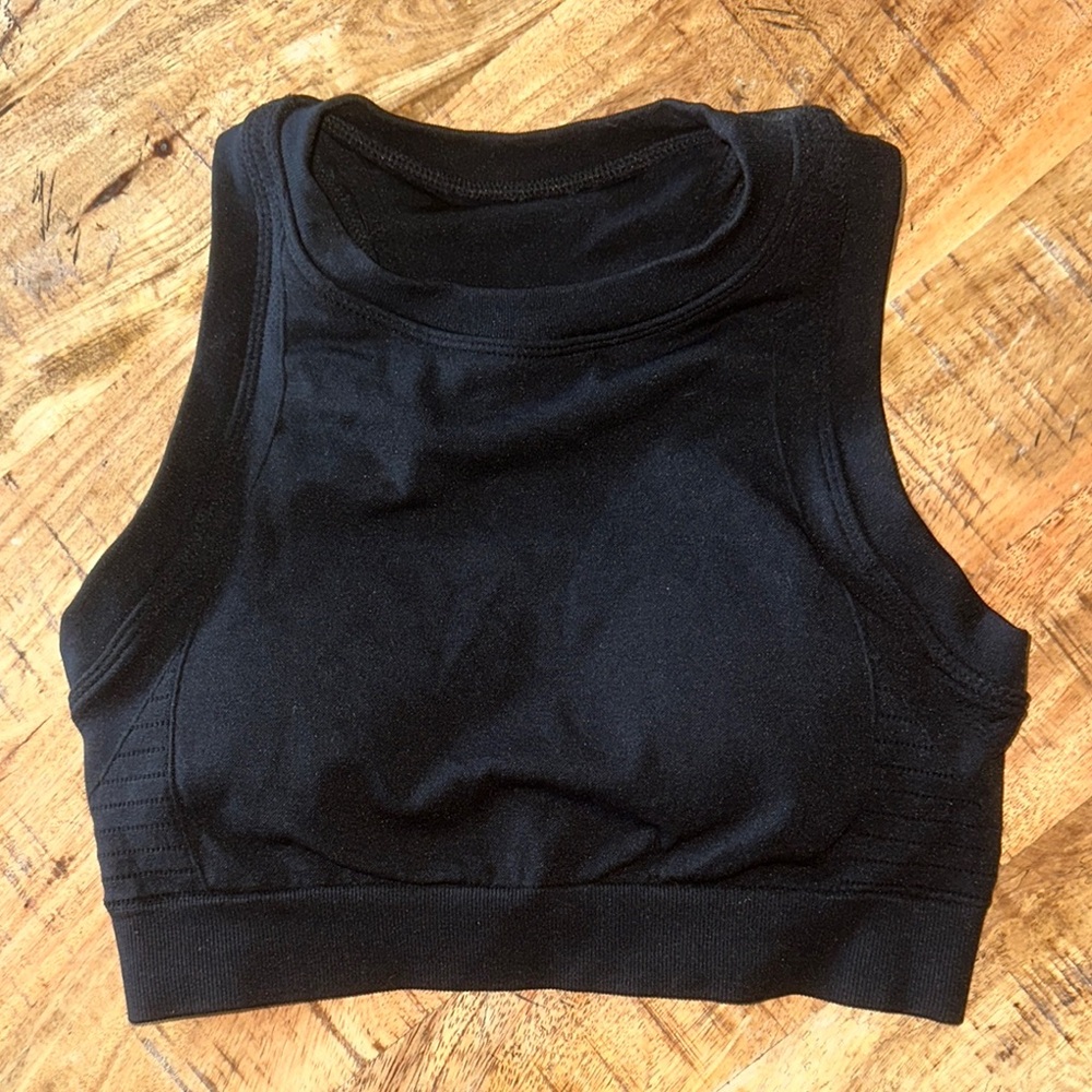 Black Sleeveless Crop Top